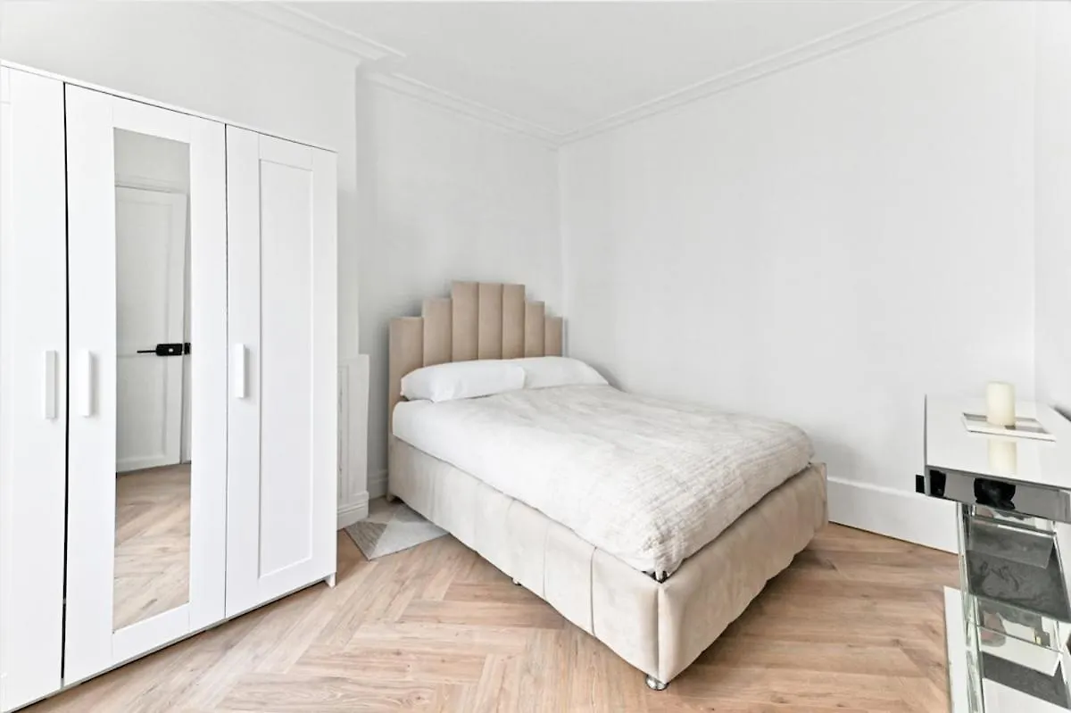 Modern Paris Moulin Rouge Apartment