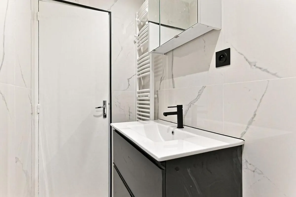 Modern Paris Moulin Rouge Apartment