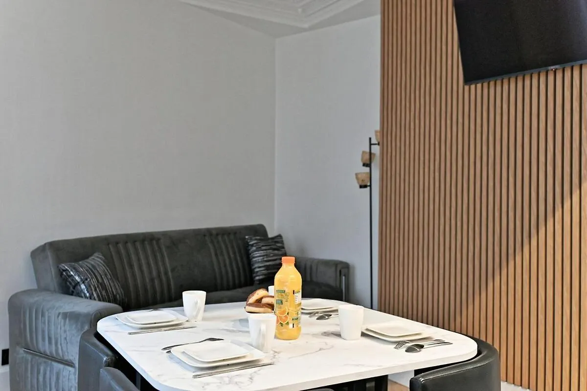 Modern Paris Moulin Rouge Apartment Γαλλία