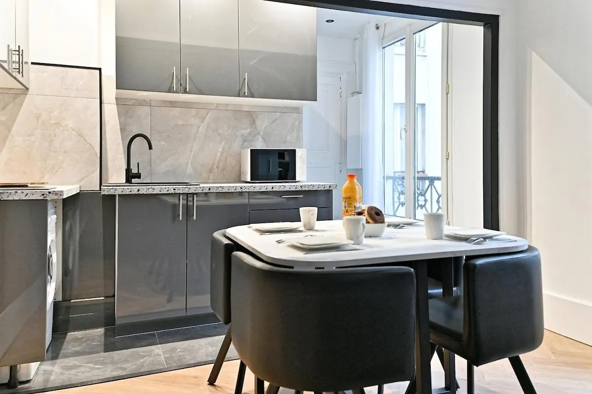 Modern Paris Moulin Rouge Apartment Γαλλία