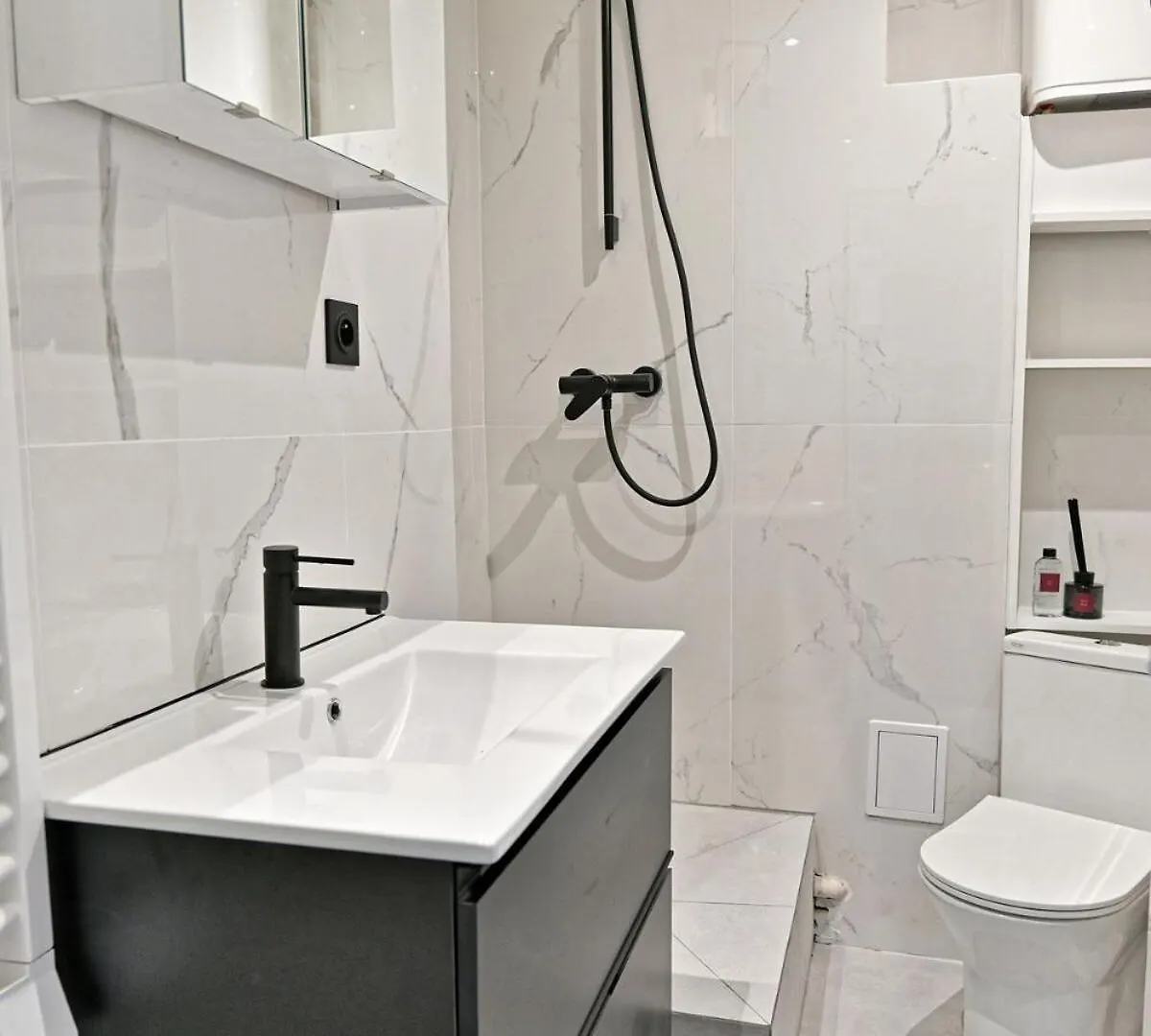 Modern Paris Moulin Rouge Apartment